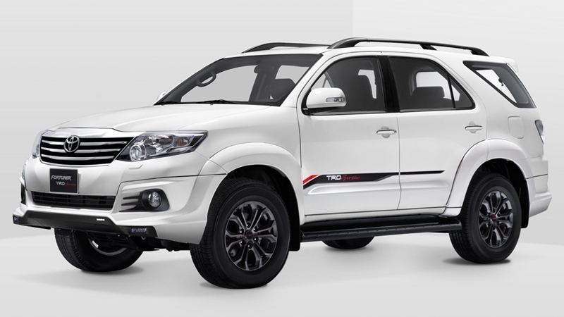 Toyota Fortuner 2015 review  CarsGuide