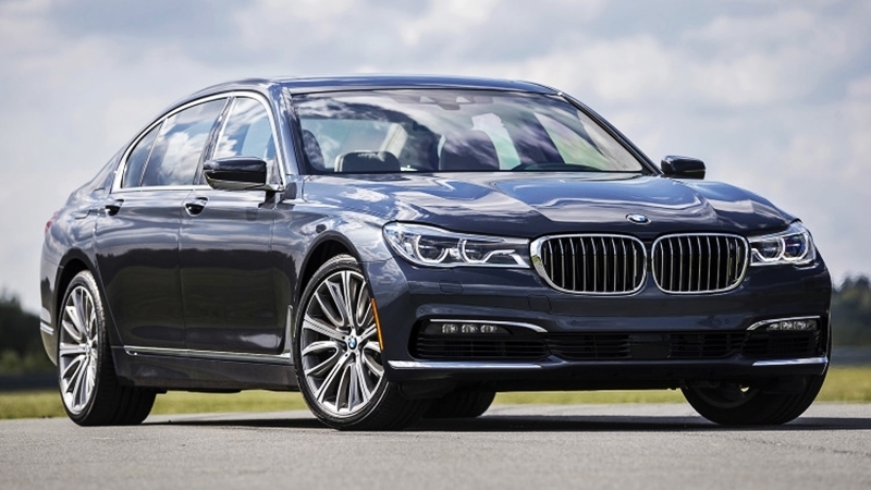 2020 BMW 750i XDrive Review  Tech Comfort And Luxury