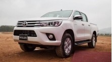 Gia xe Toyota Hilux 2018 tai Viet Nam - 2.4E 4X2 MT, 2.4E 4x2 AT, 2.4G 4x4 MT