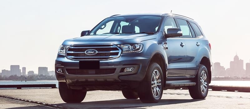 Gia xe Ford Everest 2019 ban Ambiente so san va Ambiente so tu dong