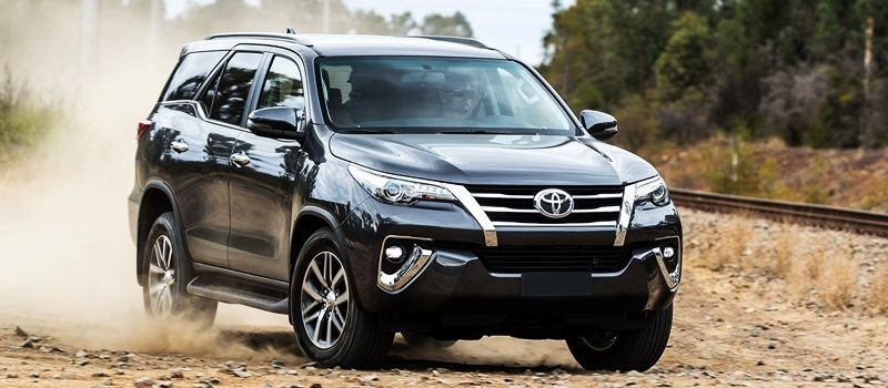 Chi tiet xe may xang 2 cau Toyota Fortuner 2.7AT 4x4 2019