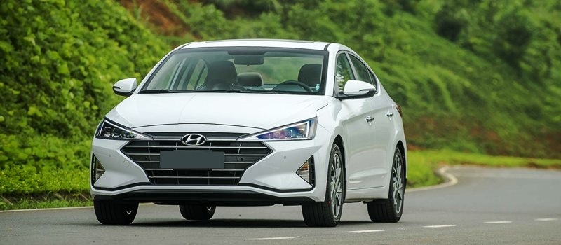 Chi tiet xe Hyundai Elantra 2.0AT 2019 tai Viet Nam