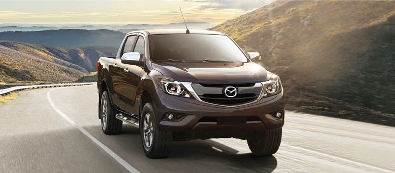 Chi tiet ban cao cap Mazda BT-50 3.2 AT 4x4 2019 so voi doi thu