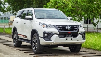 Toyota Fortuner TRD 2019 co gia ban 1,199 ty dong tai Viet Nam
