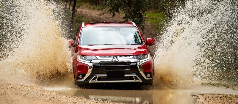 Mitsubishi Outlander 2020 moi nang cap thiet ke va trang bi