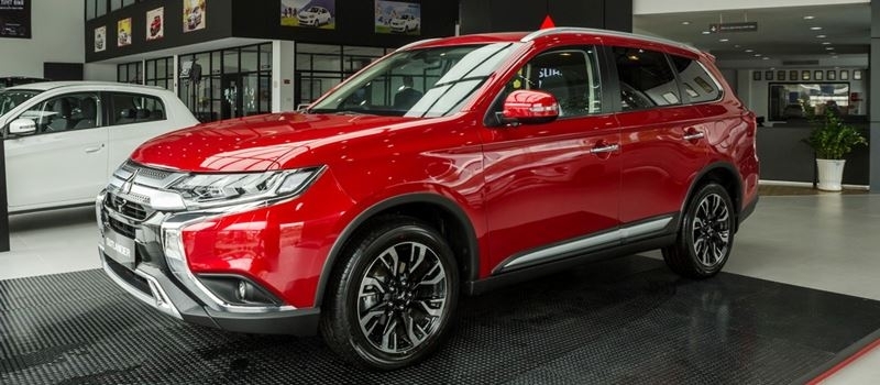 Gia ban xe Mitsubishi Outlander 2020 tai Viet Nam tu 825 trieu dong