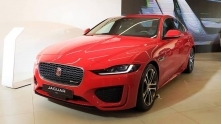 Gia ban xe Jaguar XE 2020 tai Viet Nam tu 2,61 ty dong