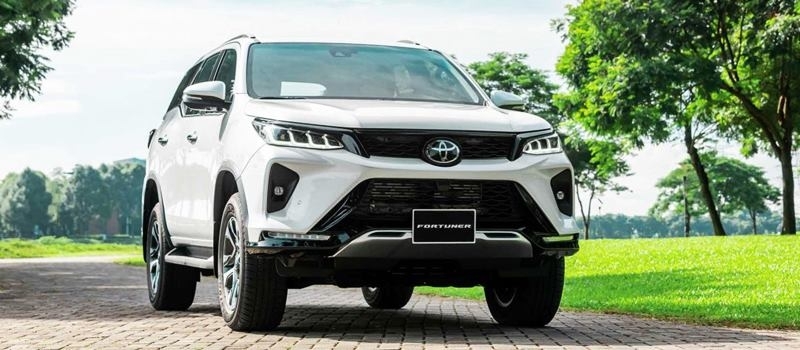 Gia ban xe Toyota Fortuner 2021 tai Viet Nam tu 995 trieu dong