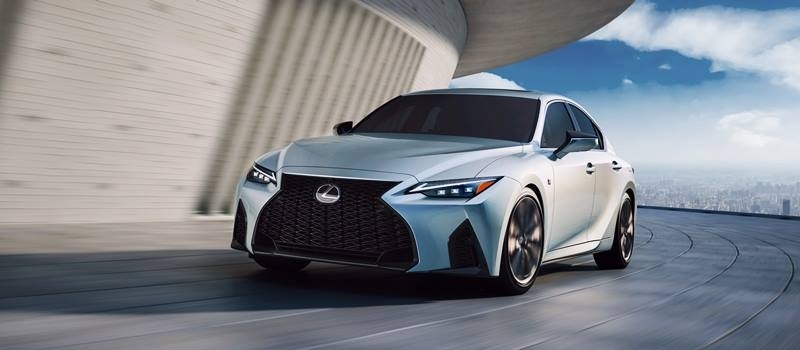 Gia ban xe Lexus IS 2021 tai Viet Nam tu 2,13 ty dong