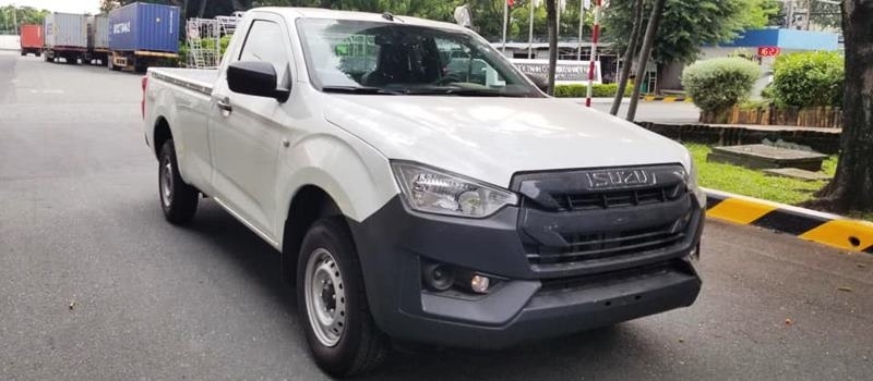 Isuzu D-Max Cabin don 2 cho ngoi co gia ban 399 trieu dong