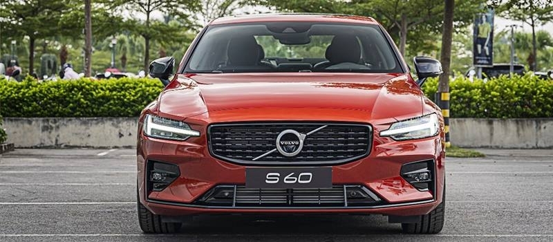 Gia ban xe Volvo S60 2022 tai Viet Nam tu 1,73 ty dong