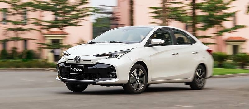 So sanh gia ban xe Toyota Vios 2023 voi doi thu canh tranh