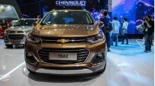 Chon mua xe Chevrolet Trax 2017 hay Suzuki Vitara?