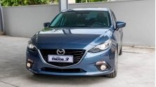 Mazda3 va Toyota Altis nen chon xe nao?