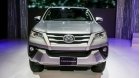 Mua xe Toyota Fortuner 2017 hay Hyundai SantaFe may xang