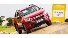 Mua xe Mazda BT50 3.2AT hay Chevrolet Colorado High Country