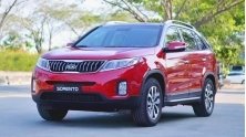 Mua xe SUV 7 cho gia dinh, chon Kia Sorento hay Toyota Fortuner moi