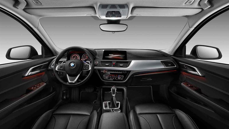  Lanzamiento del totalmente nuevo BMW Serie 1 Sedán 2017