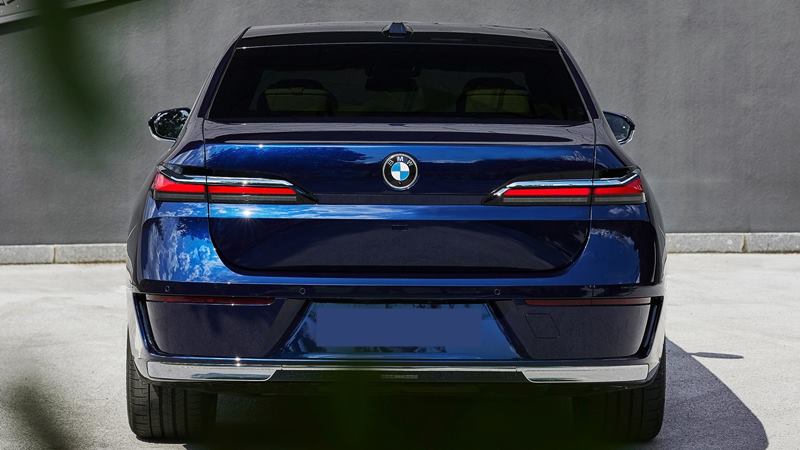 Giá bán xe BMW 7-Series 2023 tại Việt Nam từ 5,2 tỷ đồng - Ảnh 3