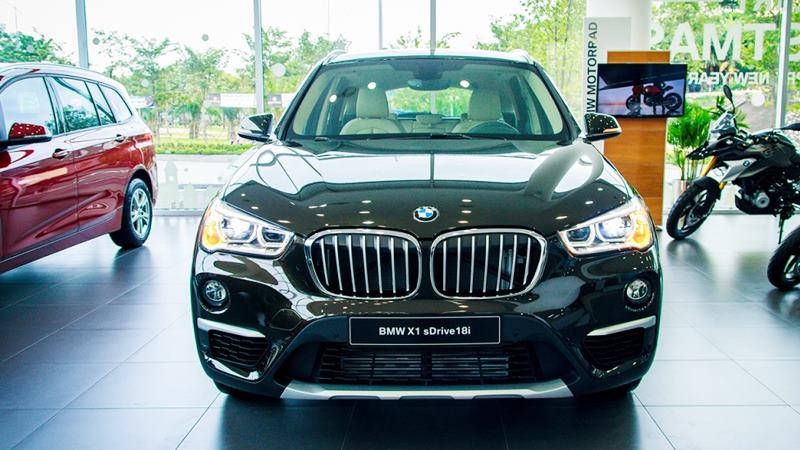  Parámetros detallados y equipamiento del BMW X1 2019 a la venta en Vietnam