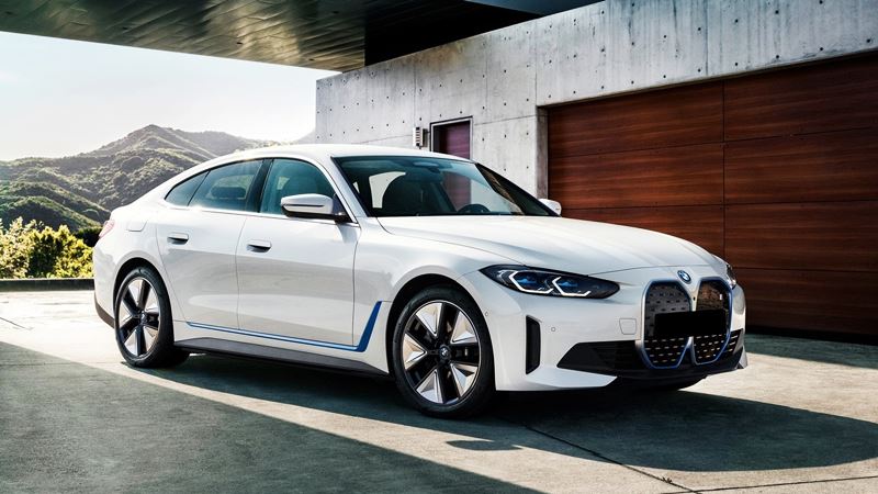 Giá bán xe điện BMW i4 2023 tại Việt Nam từ 3,759 tỷ đồng - Ảnh 1