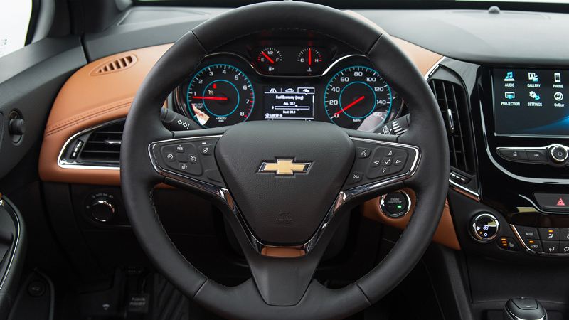 Đánh giá xe Chevrolet Cruze 2017 phiên bản động cơ tăng áp 1.4L - Ảnh 3