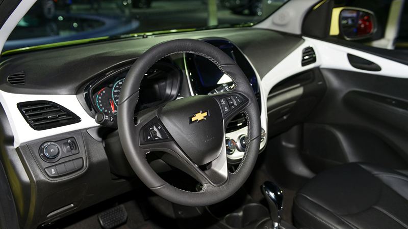 Giá bán xe Chevrolet Spark Activ 2017 từ 16.945 USD - Ảnh 3