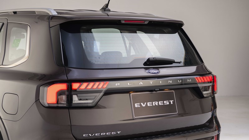 Ford Ranger Stormtrak và Everest Platinum 2024 bán tại Việt Nam - Ảnh 8
