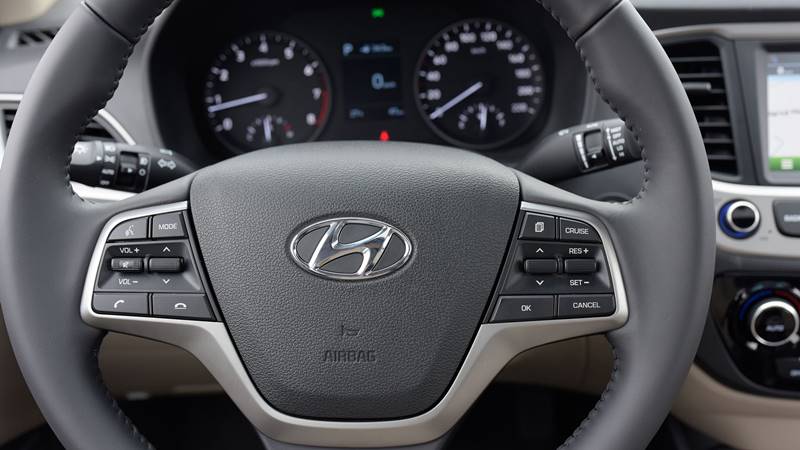 So sánh trang bị Hyundai Accent 2018 bản 1.4AT thường và đặc biệt - Ảnh 5