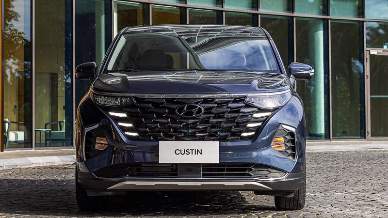 Hyundai Custin - MPV xứng đáng với mức giá dưới 1 tỷ đồng - Ảnh 2
