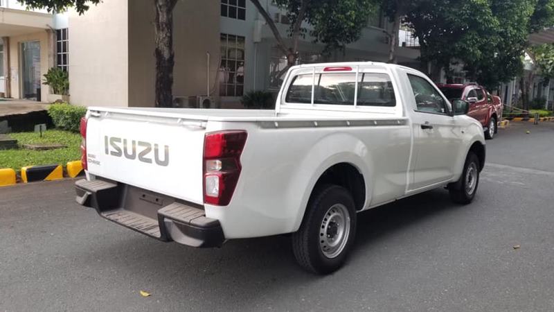 Isuzu D-Max Cabin đơn 2 chỗ ngồi có giá bán 399 triệu đồng - Ảnh 2