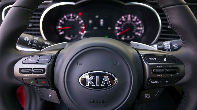 Kia Optima 2015 nhập khẩu giá rẻ hơn Toyota Camry 2013