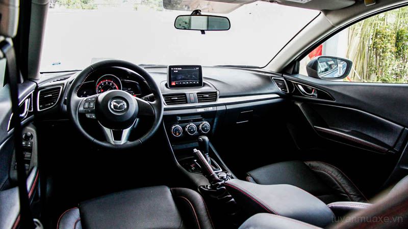 98 bên trong xe Mazda 3: Không gian nội thất của Mazda 3 được thiết kế sang trọng với chất liệu cao cấp, kết hợp với đèn LED tinh tế và gam màu thanh lịch, tạo cảm giác đẳng cấp cho người sử dụng. Hãy chiêm ngưỡng hình ảnh 98 bên trong xe Mazda 3 để tận hưởng trải nghiệm tuyệt vời này.