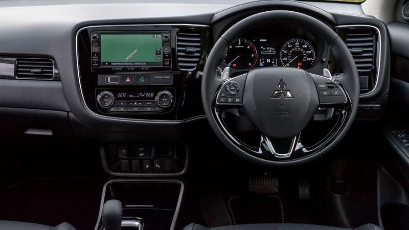 Mitsubishi Outlander giá lăn bánh 42023 TSKT đánh giá chi tiết