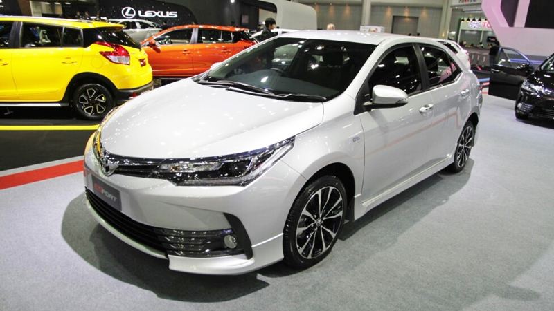 Toyota Altis 2017 bản nâng cấp chính thức ra mắt - Ảnh 1