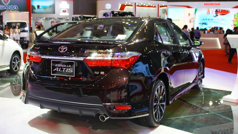 Toyota Altis 2018 tại Việt Nam thêm hai phiên bản 2.0V Luxury và 1.8E CVT giá mềm - Ảnh 3