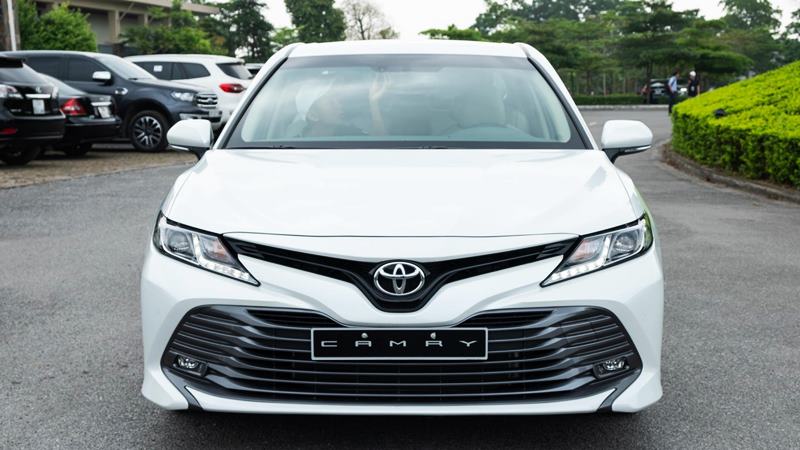 Chi tiết xe Toyota Camry 2.0G 2019 tại Việt Nam - Ảnh 2