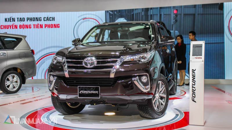Giá xe Toyota Fortuner 2017 tại Việt Nam từ 981 triệu đồng - Ảnh 1