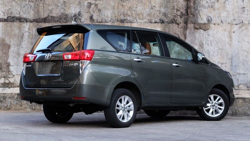 So sánh xe Kia Rondo và Toyota Innova 2016 - Ảnh 6