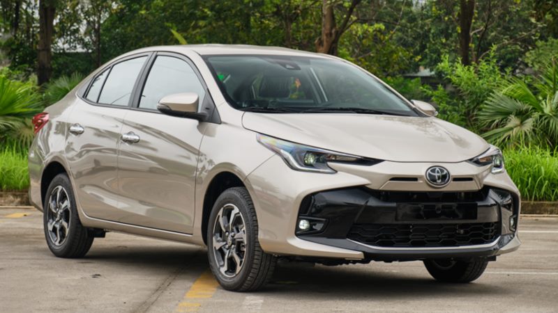 So sánh giá bán xe Toyota Vios 2023 với đối thủ cạnh tranh - Ảnh 2