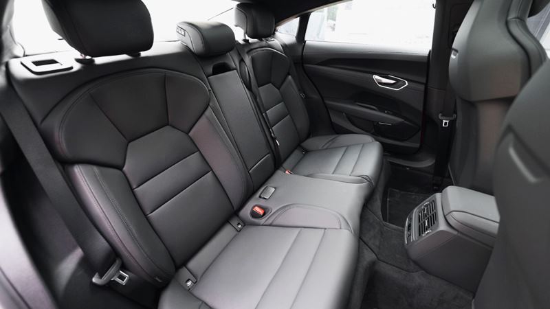 Giá xe điện Audi e-tron GT 2022 bán tại Việt Nam từ 5,2 tỷ đồng - Ảnh 10
