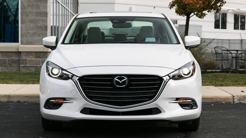 Mazda3 cũ được chuộng vì giá mềm hơn xe đời mới