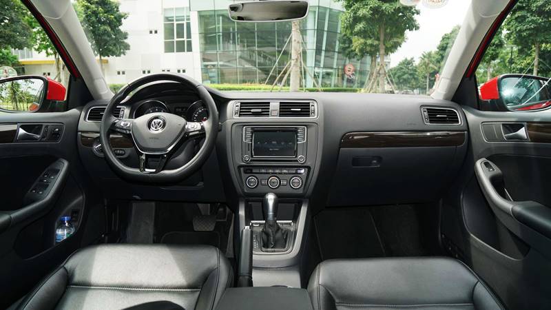 Giá xe Volkswagen Jetta giảm còn 899 triệu, cạnh tranh Mazda 3 - Ảnh 3