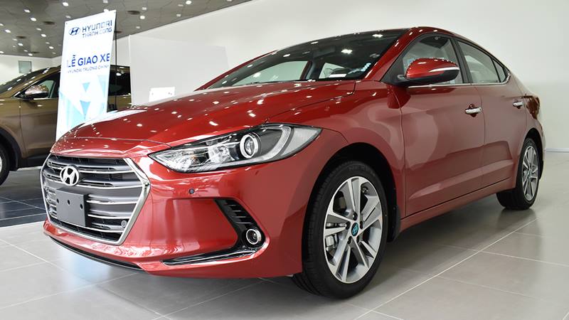 Người dùng đánh giá Hyundai Elantra 20 2018 Tiện lợi đủ đường
