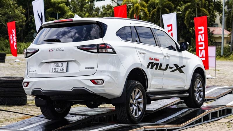 Xe 7 chỗ Isuzu MU-X 2022 bán tại Việt Nam có giá từ 900 triệu đồng - Ảnh 8