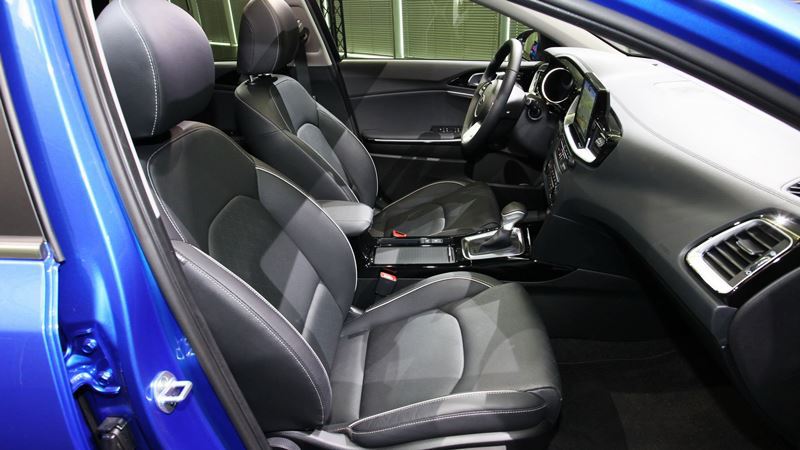 Chi tiết xe Kia Cerato Hatchback 2019 hoàn toàn mới - Ảnh 10