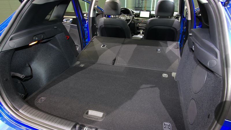 Chi tiết xe Kia Cerato Hatchback 2019 hoàn toàn mới - Ảnh 12