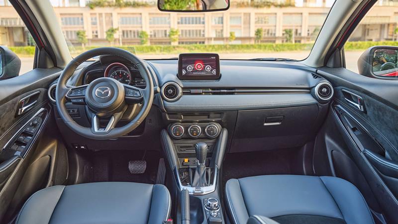 Thông số kỹ thuật và trang bị xe hatchback Mazda 2 Sport 2020 mới - Ảnh 4