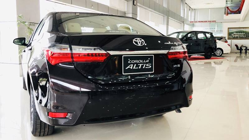 Giá xe Toyota Altis 2018 tại Việt Nam - 1.8E MT, 1.8E CVT, 1.8G CVT và 2.0V - Ảnh 3