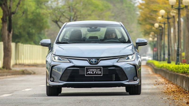 So sánh giá xe Toyota Corolla Altis 2022 với Mazda3, Civic, K3, Elantra - Ảnh 2